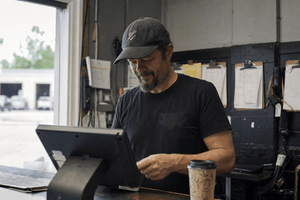 Arklavo Surpasses 1,000 Businesses Served With No-Minimum Custom Logo Hats