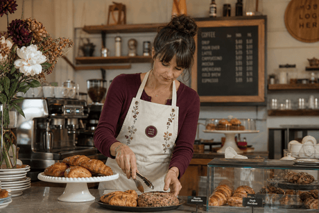 Womens custom staff aprons case study - Arklavo